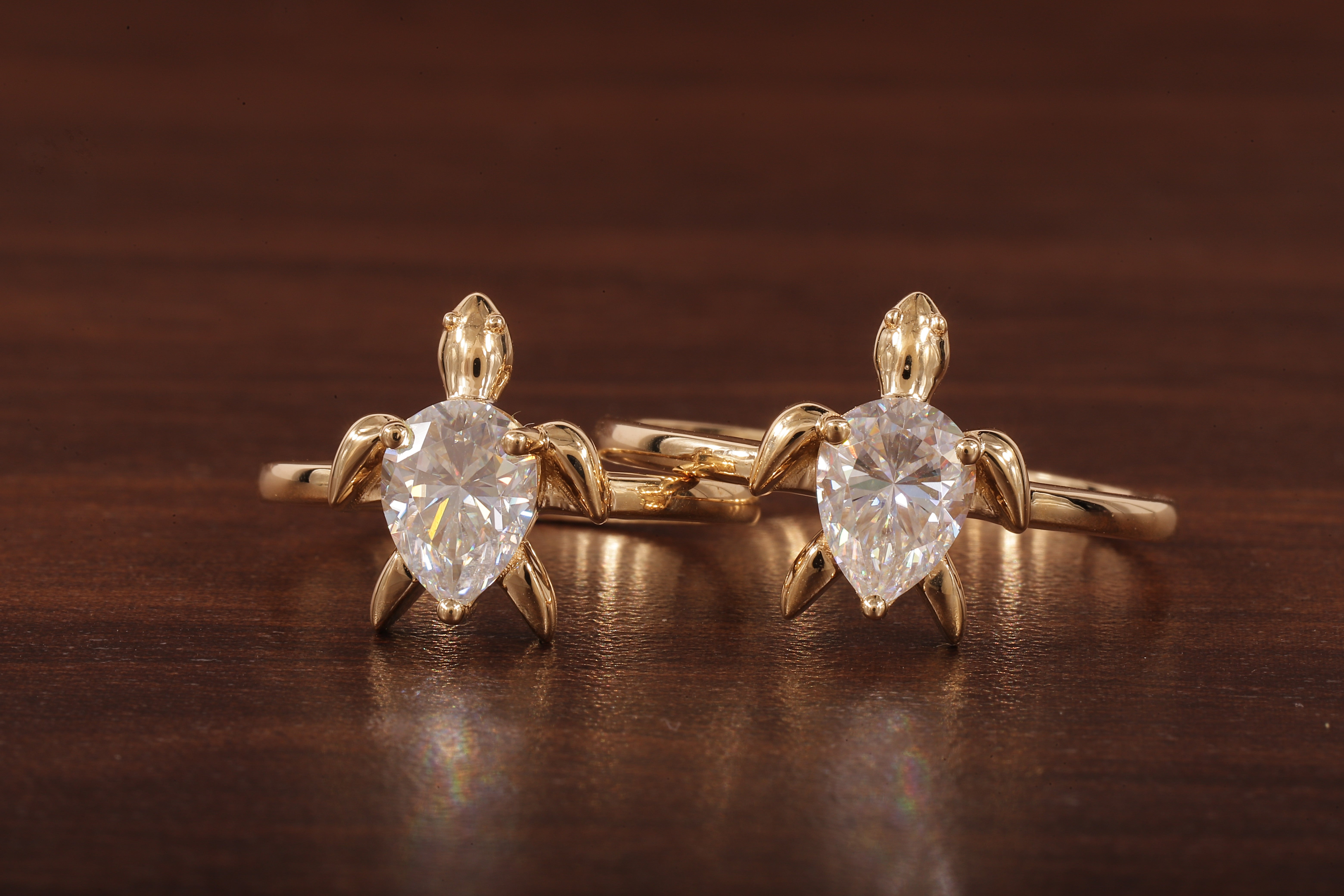 14k Gold Tortoise Ring, Solid Gold Turtle Ring, Dainty Pear Moissanite Ring