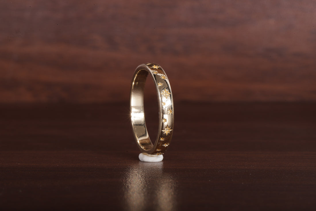 14k Gold Star Wedding Band, Solid Gold Minimalist Wedding Ring