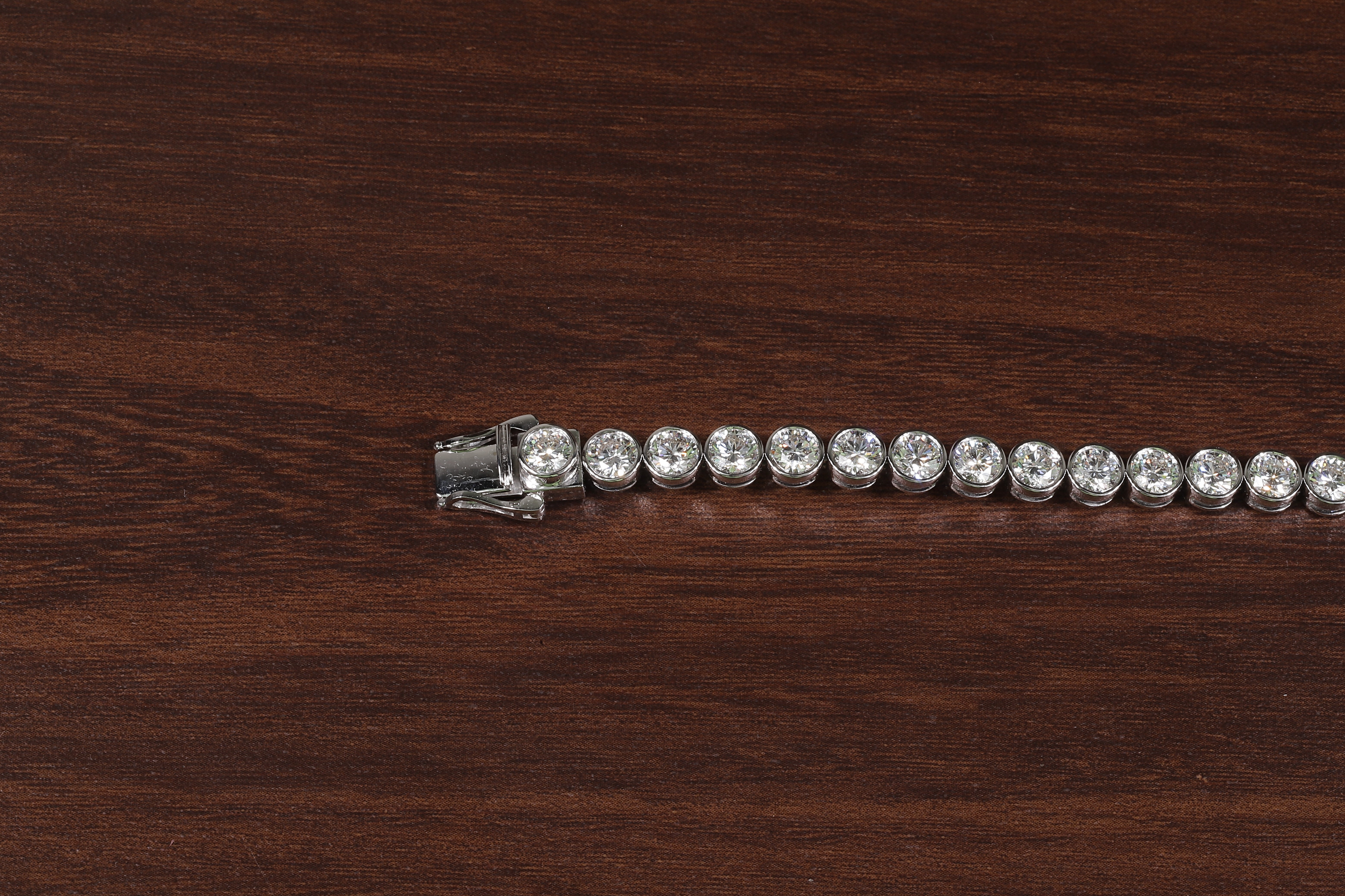 Round Cut Bezel Setting Lab Grown Diamond Bracelet