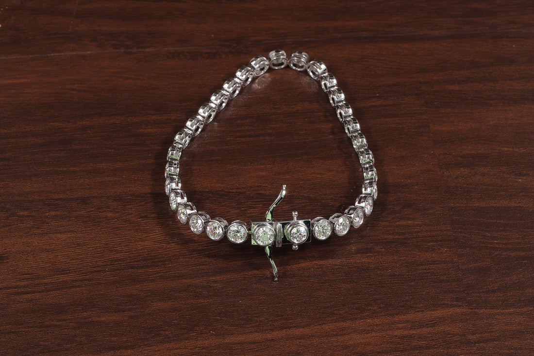 Round Cut Bezel Setting Lab Grown Diamond Bracelet