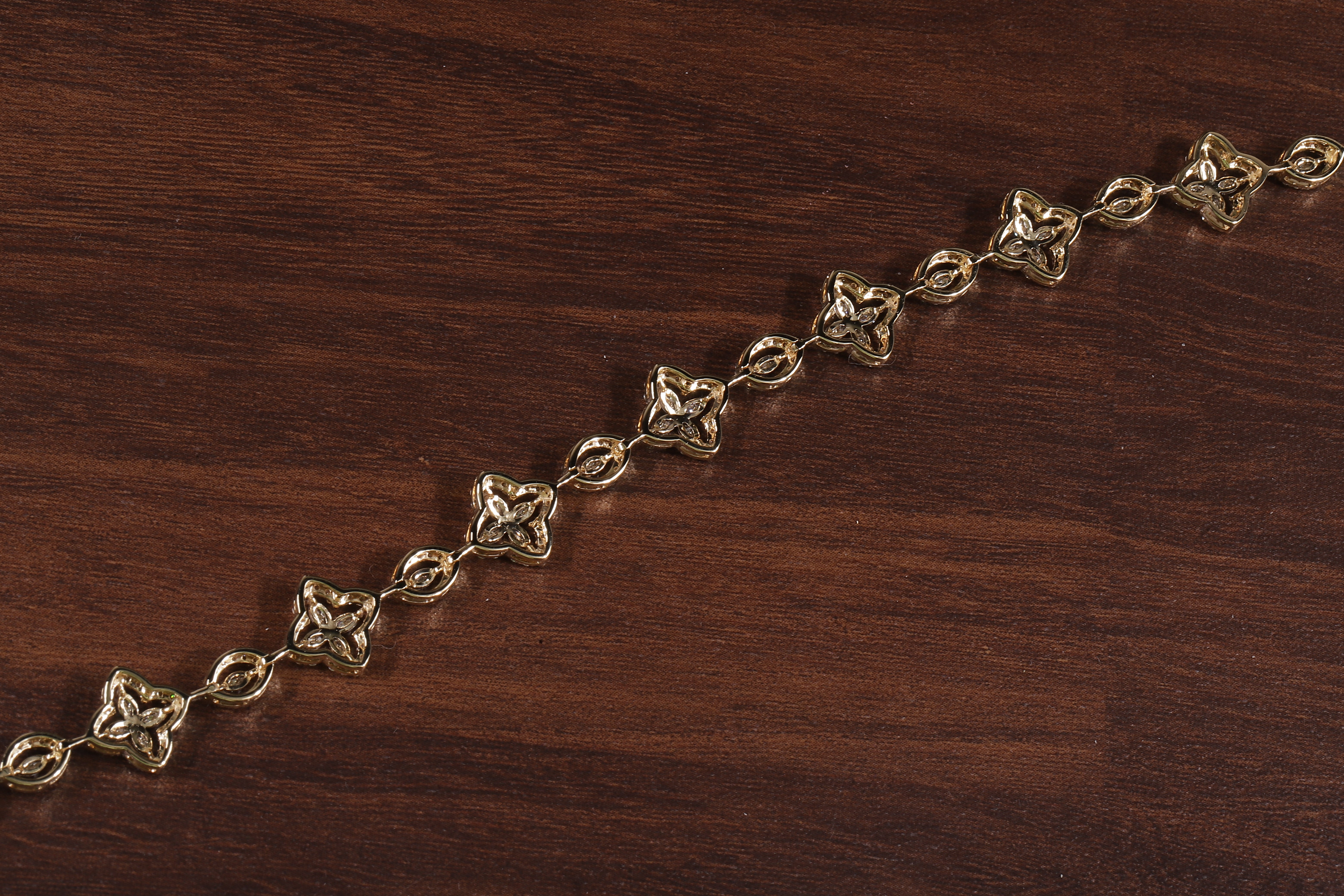 Marquise Round Lab Grown Diamond Bracelet, Flower shape