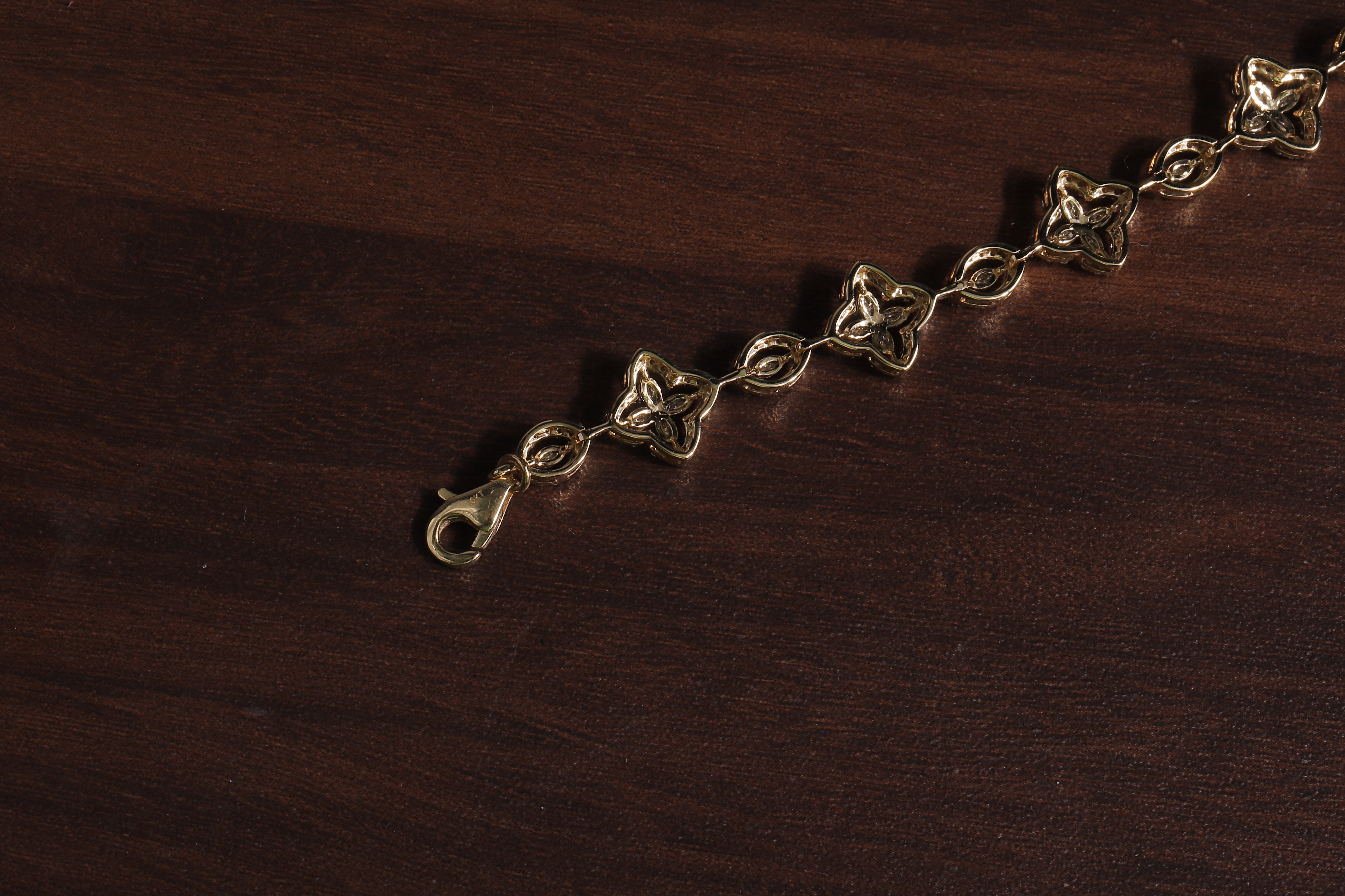 Marquise Round Lab Grown Diamond Bracelet, Flower shape