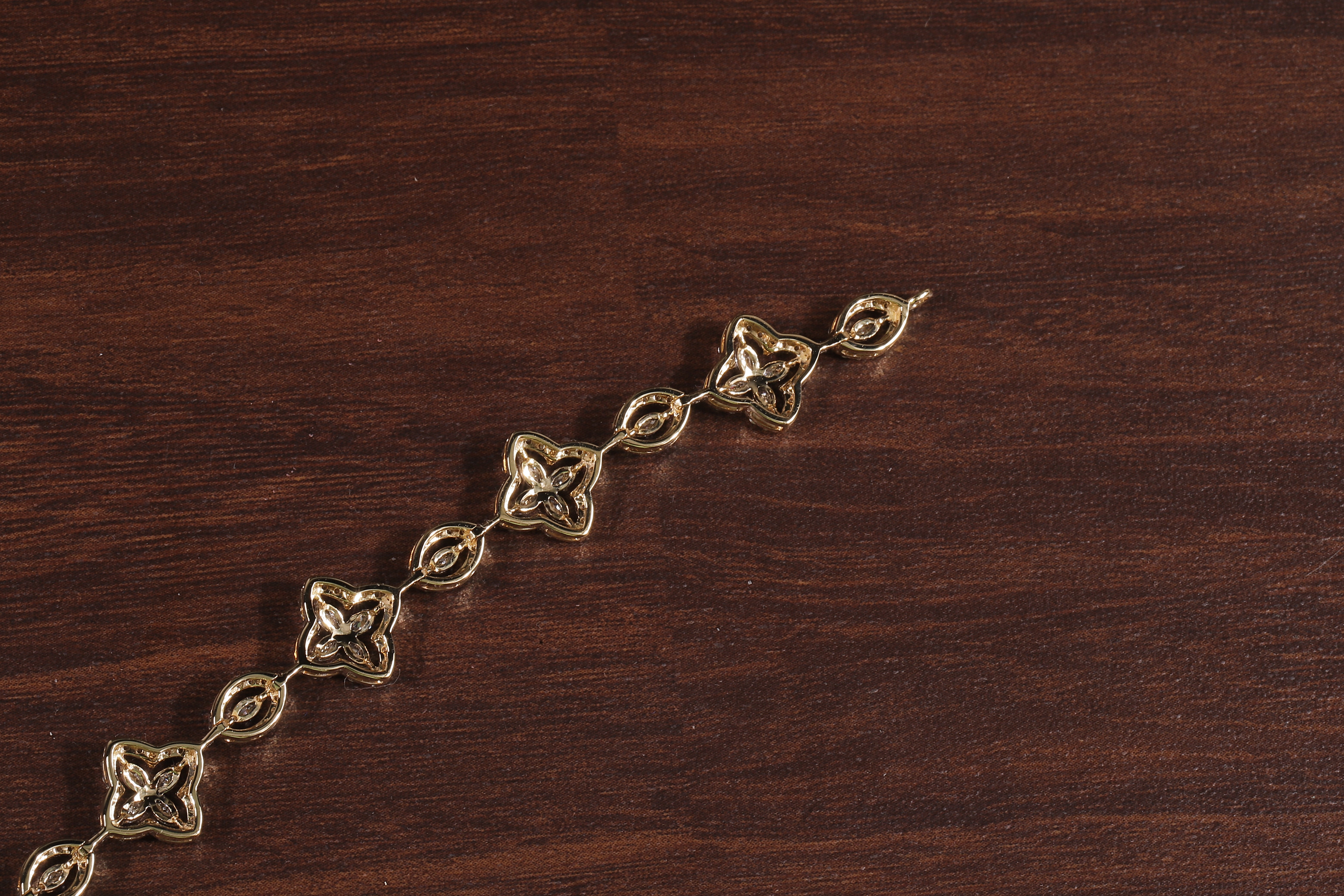 Marquise Round Lab Grown Diamond Bracelet, Flower shape