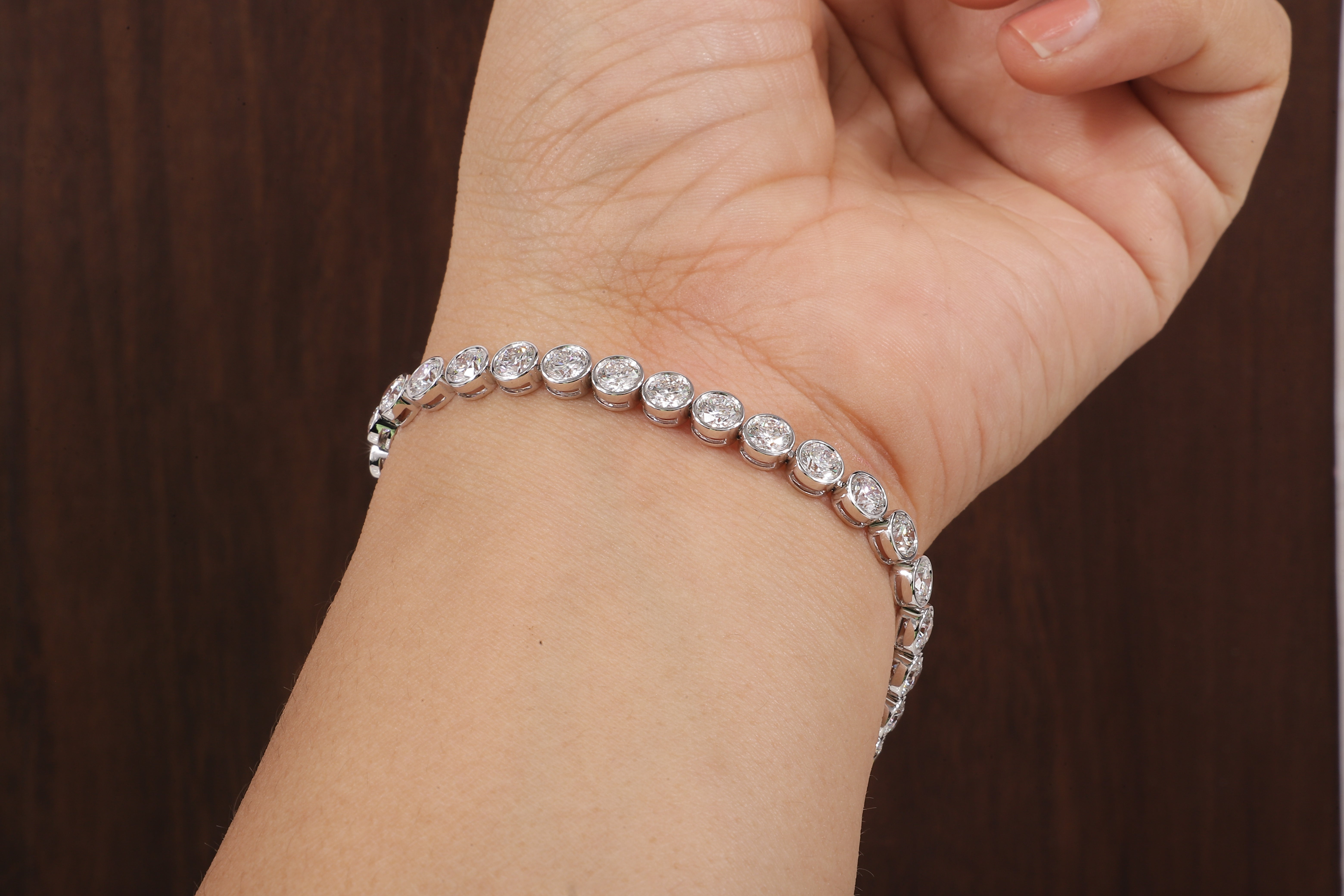 Round Cut Bezel Setting Lab Grown Diamond Bracelet