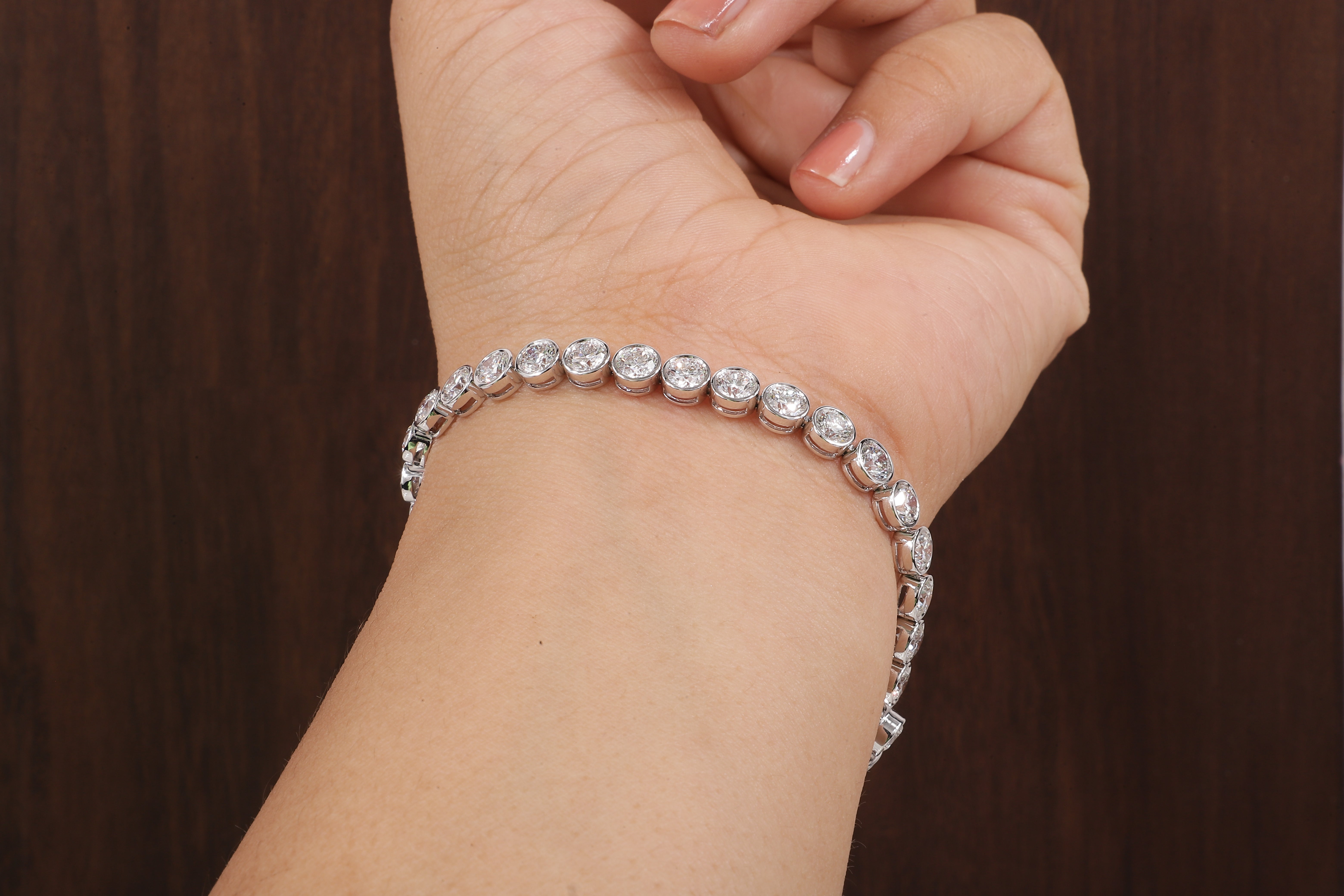 Round Cut Bezel Setting Lab Grown Diamond Bracelet