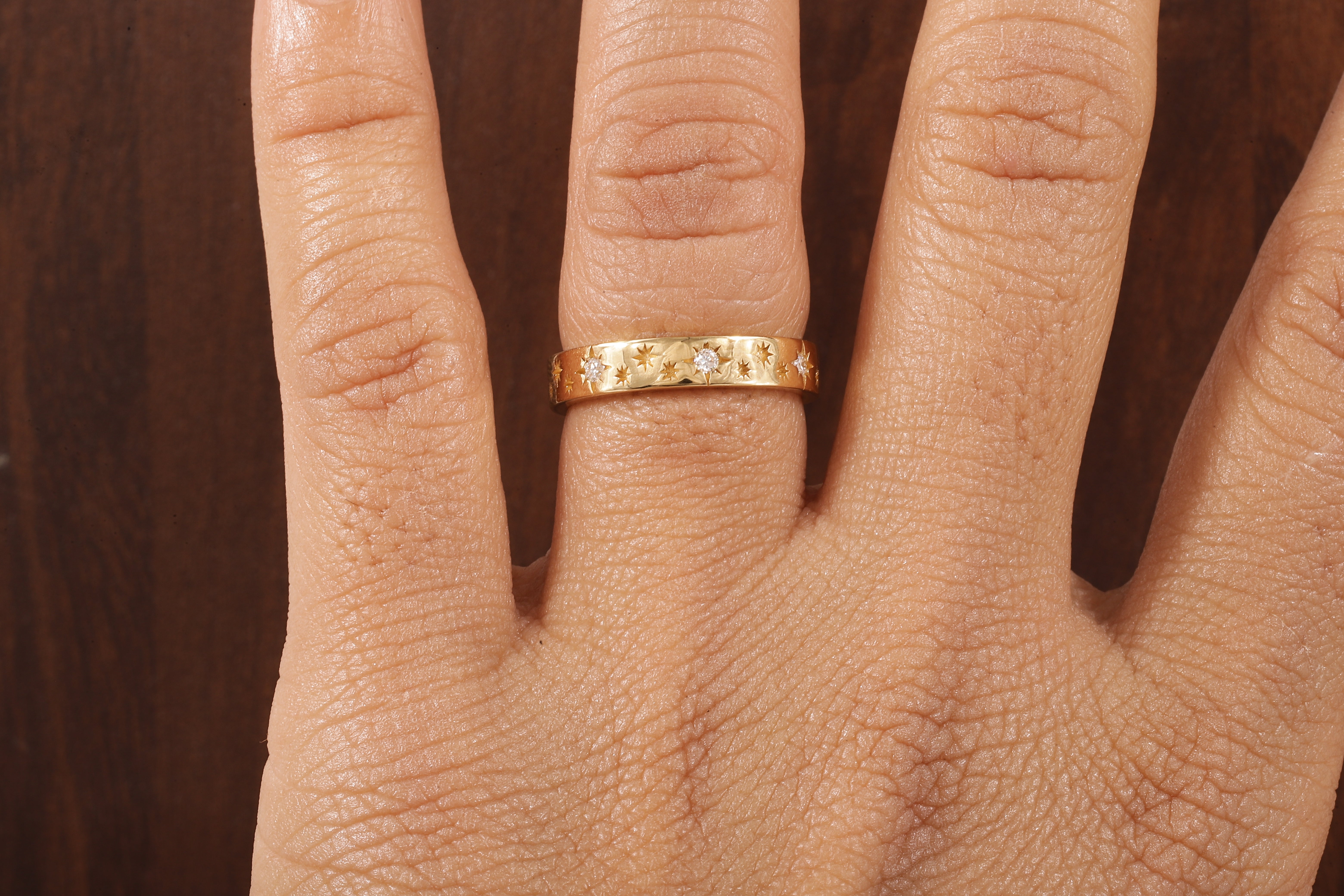 4 MM Wide Women’s Vintage Style Wedding Band, Floral Wedding Band
