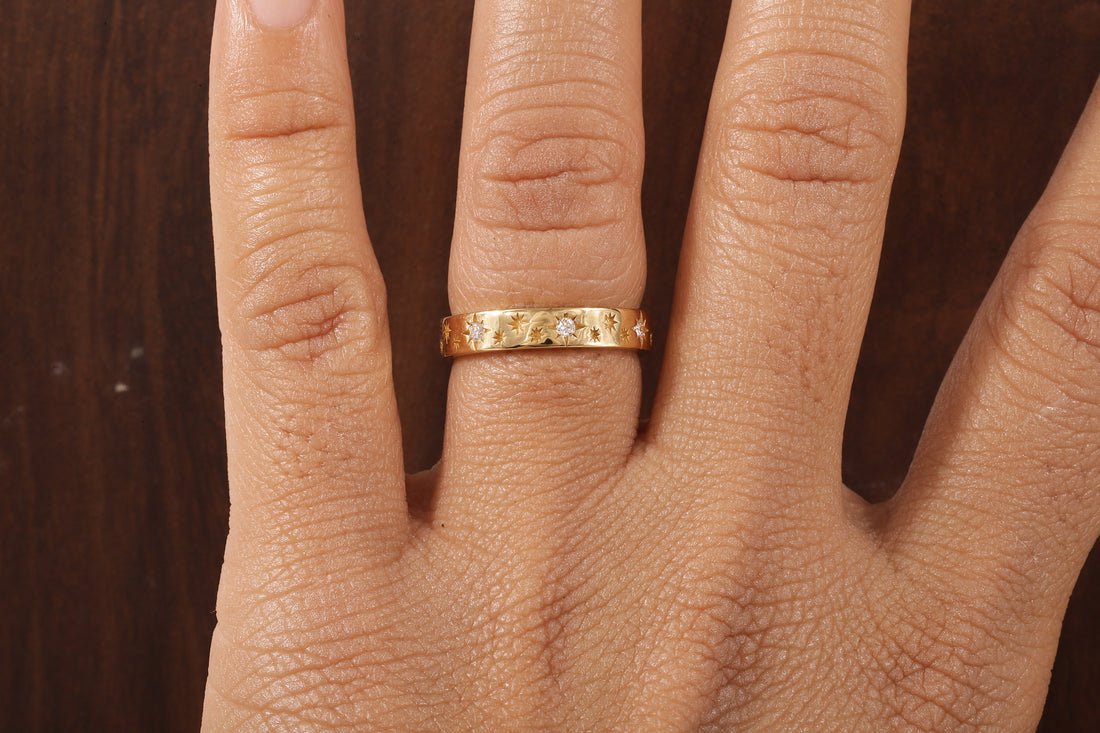 4 MM Wide Women’s Vintage Style Wedding Band, Floral Wedding Band