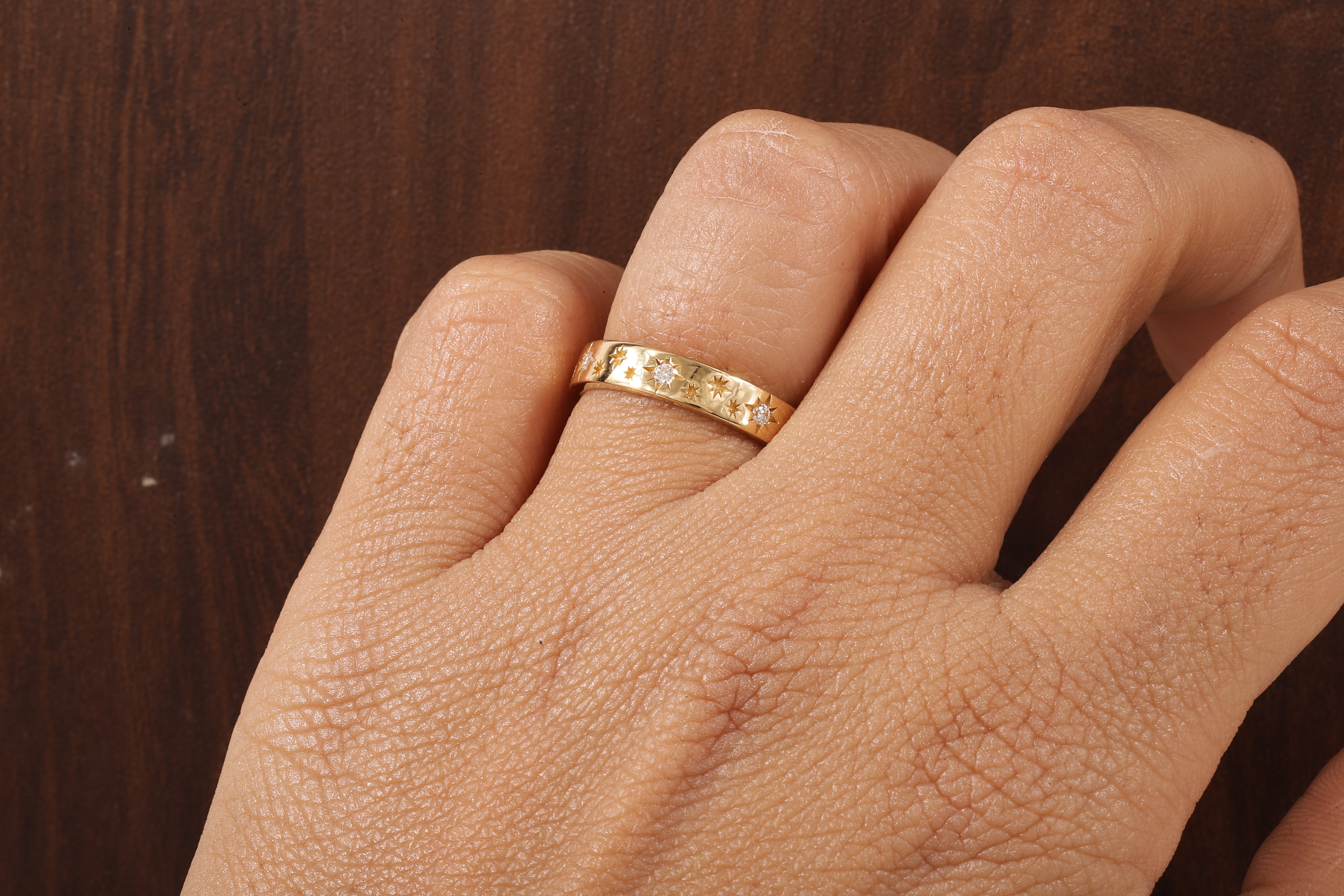 4 MM Wide Women’s Vintage Style Wedding Band, Floral Wedding Band