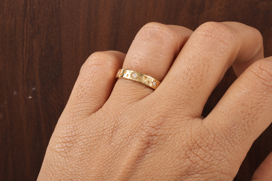 4 MM Wide Women’s Vintage Style Wedding Band, Floral Wedding Band