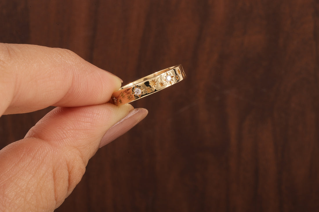 4 MM Wide Women’s Vintage Style Wedding Band, Floral Wedding Band