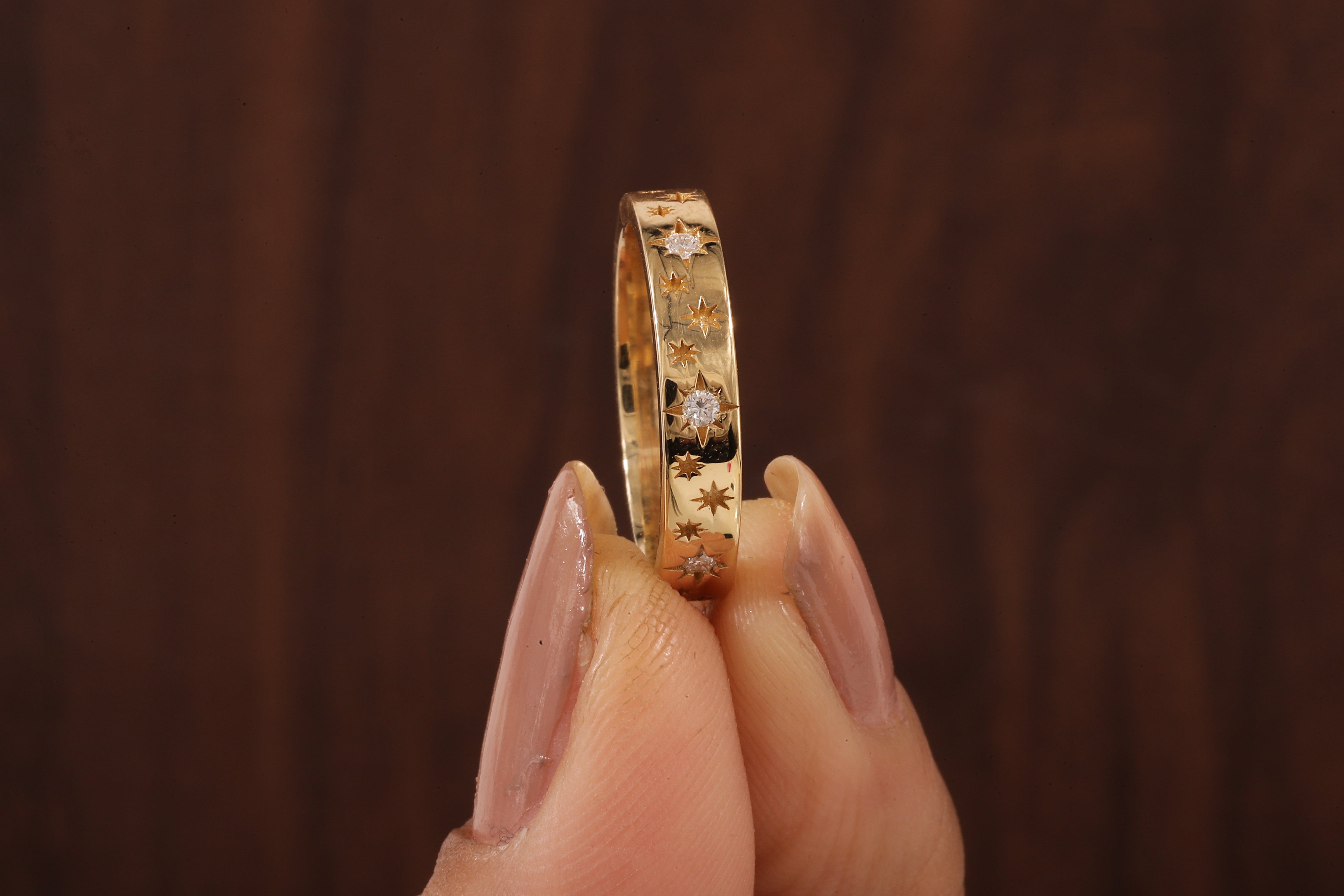 4 MM Wide Women’s Vintage Style Wedding Band, Floral Wedding Band