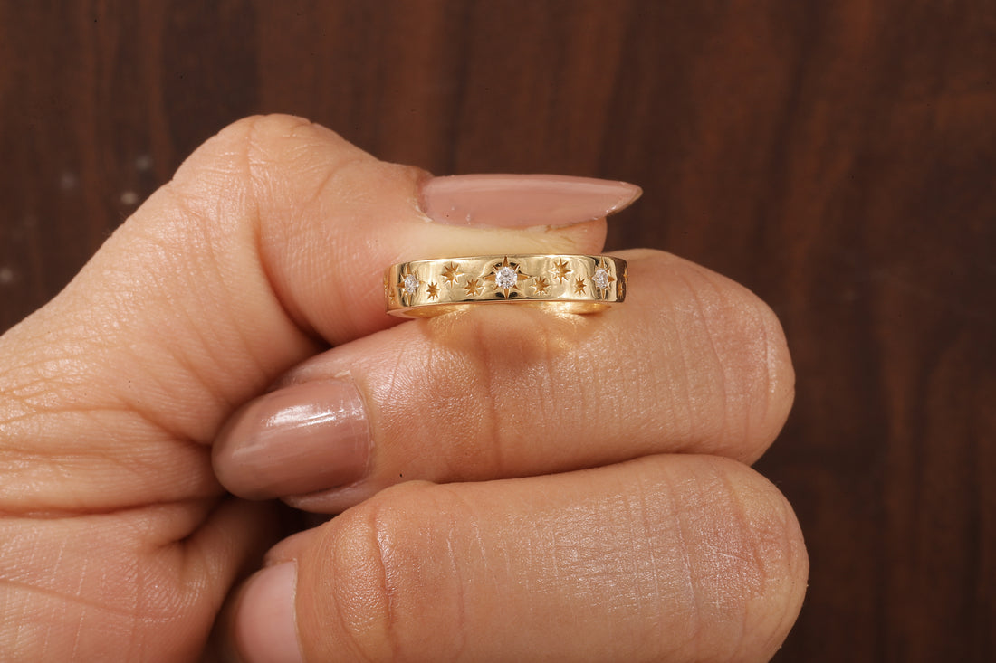 4 MM Wide Women’s Vintage Style Wedding Band, Floral Wedding Band