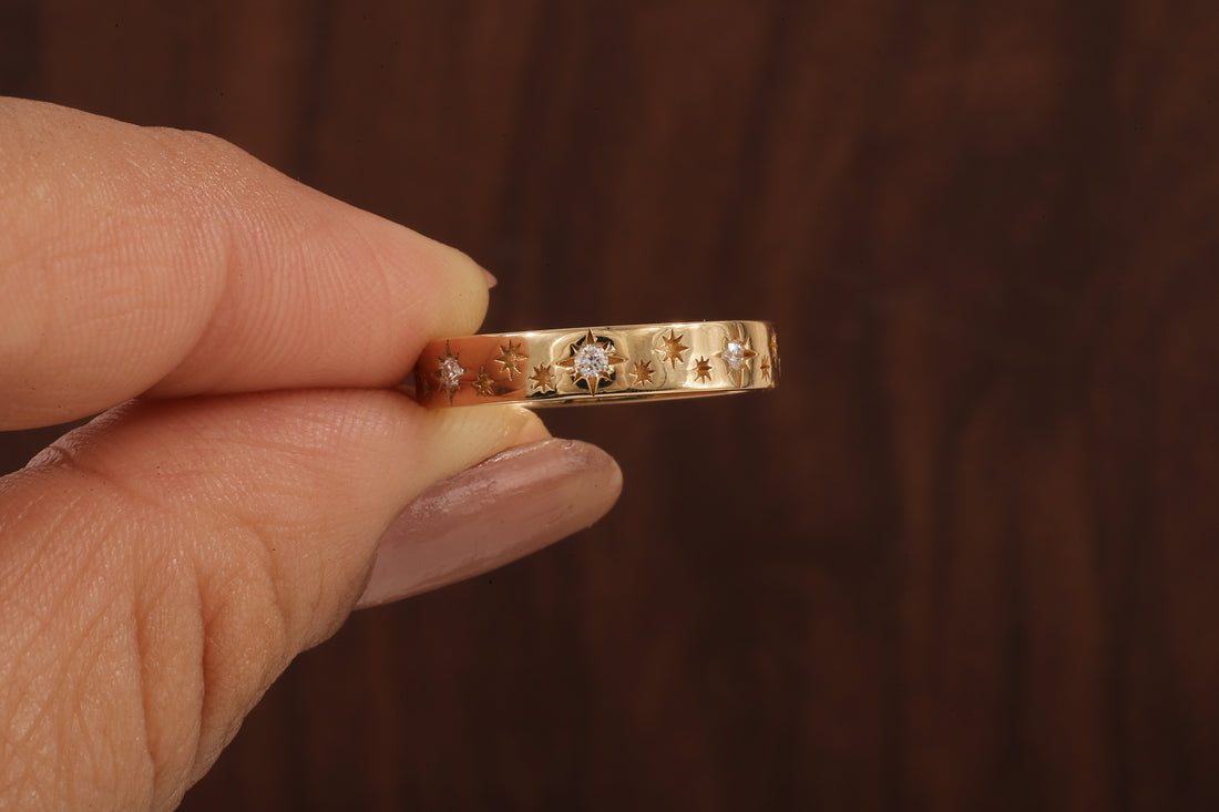 4 MM Wide Women’s Vintage Style Wedding Band, Floral Wedding Band