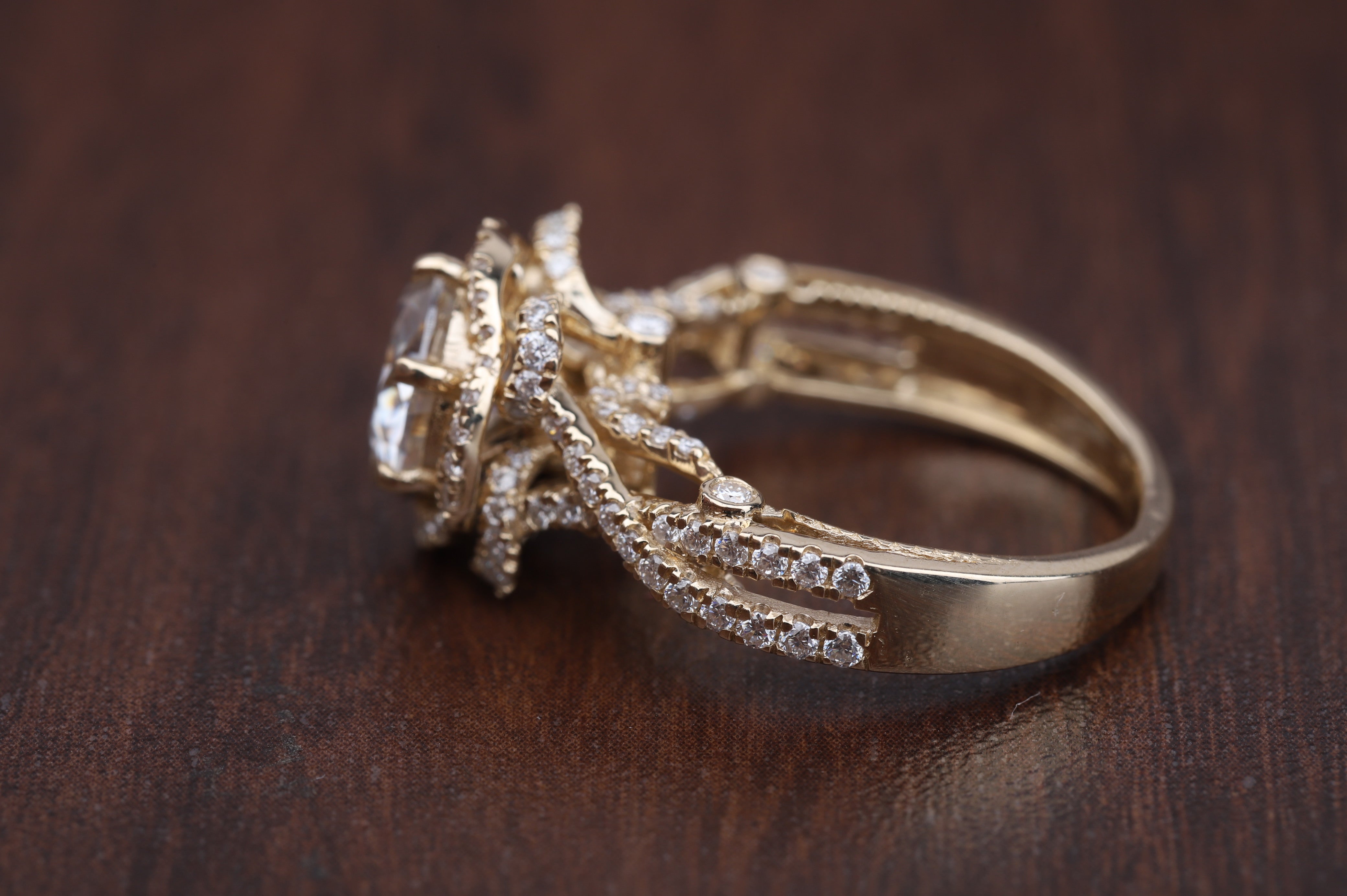 Antique Vintage Engagement Ring, 1.0 CT Round Cut