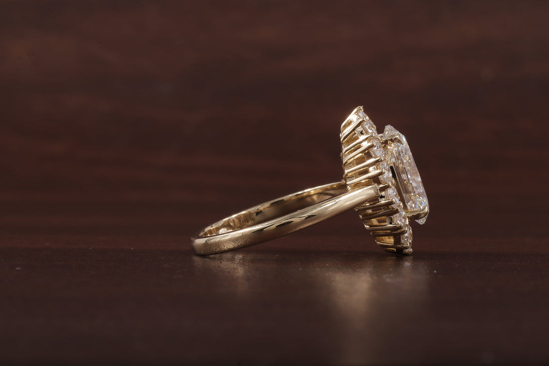 Oval Flower Shape Diamond Ring ,F/VS1 Oval Lab Created Diamond Halo Ring
