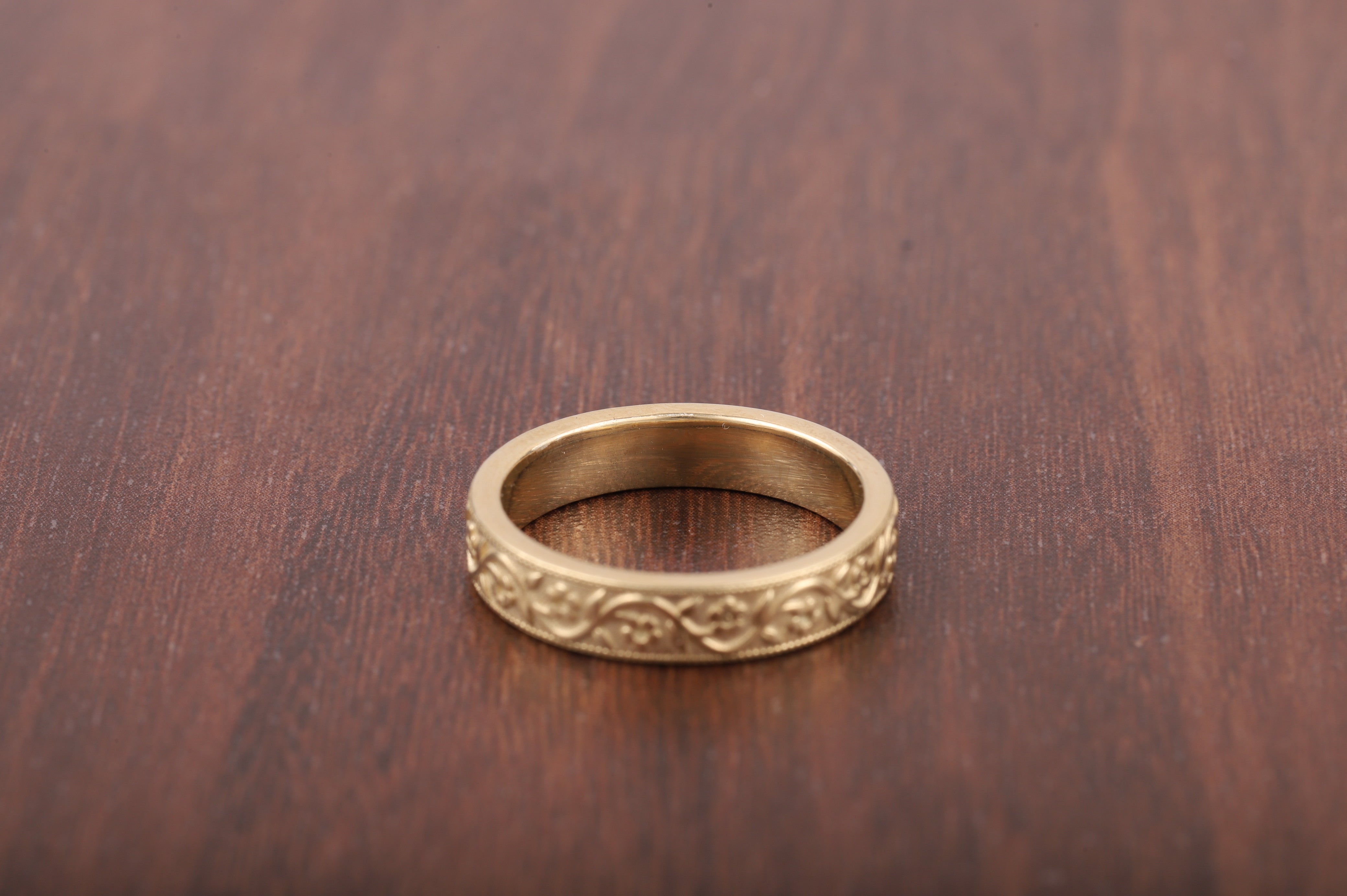 Floral Wedding Band / Vintage Look Wedding Ring