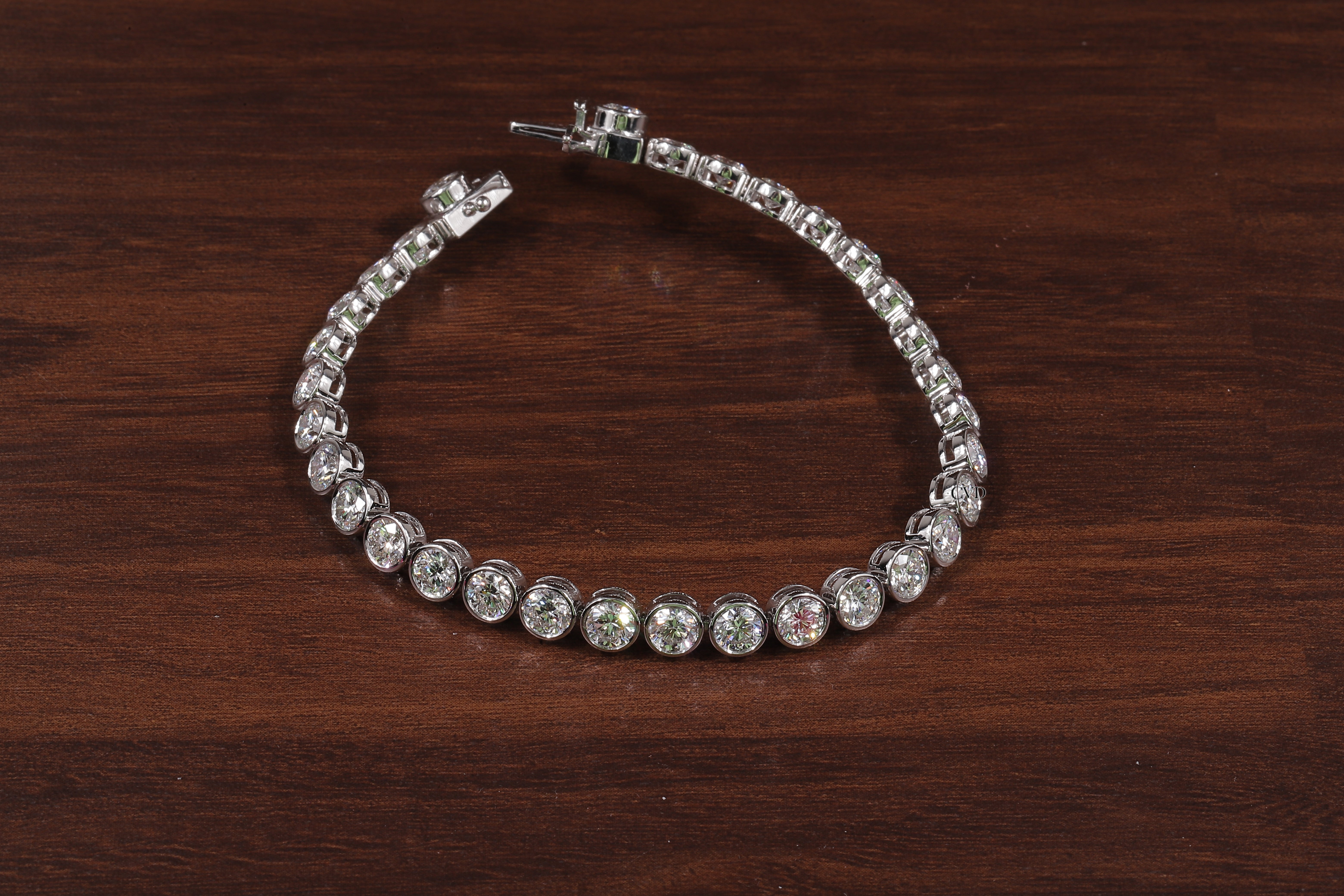Round Cut Bezel Setting Lab Grown Diamond Bracelet