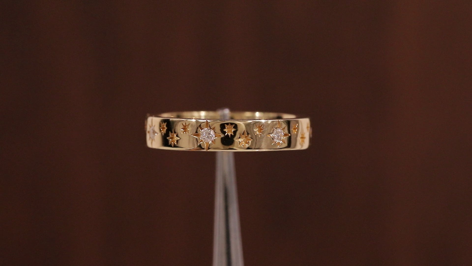 4 MM Wide Women’s Vintage Style Wedding Band, Floral Wedding Band