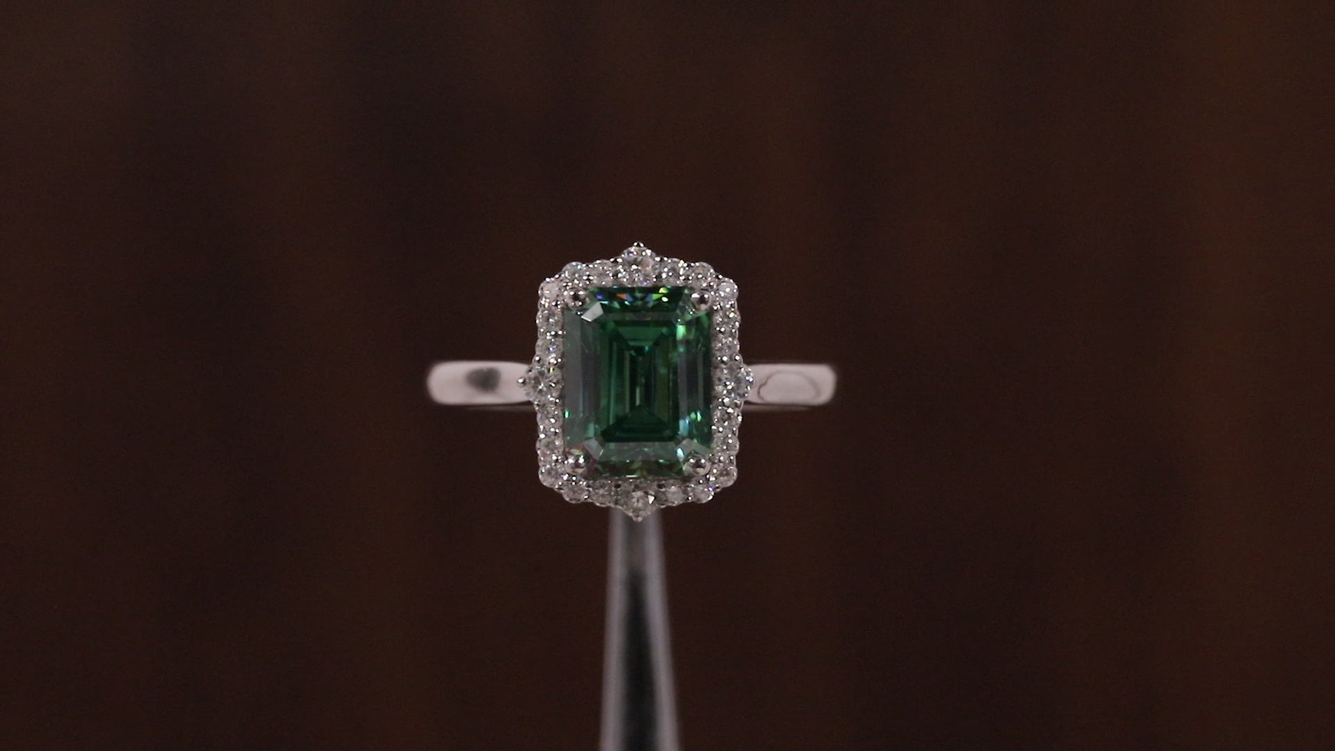 Solid 14K Gold Green Emerald Ring 2.5CT Moissanite Emerald| CVD Jewels